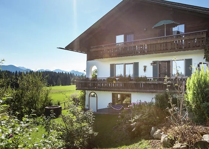 Alpiner Aufenthalt Mit Balkon In